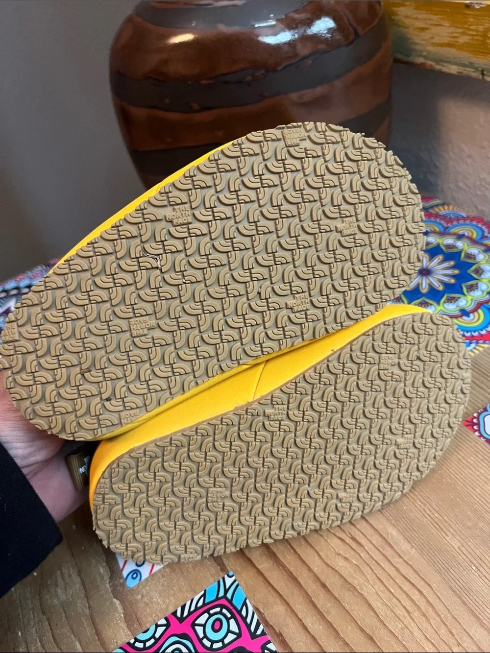 The North Face Kids Blue Quilted Slip-On Slippers with Yellow Sole Sz 10